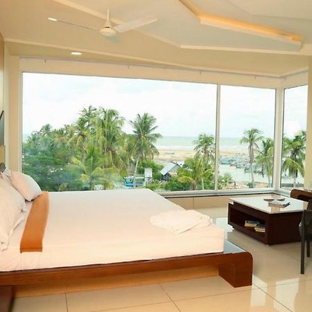 Annai In Saravana Bhavan Fine Stay And Restaurant Velanganni Εξωτερικό φωτογραφία