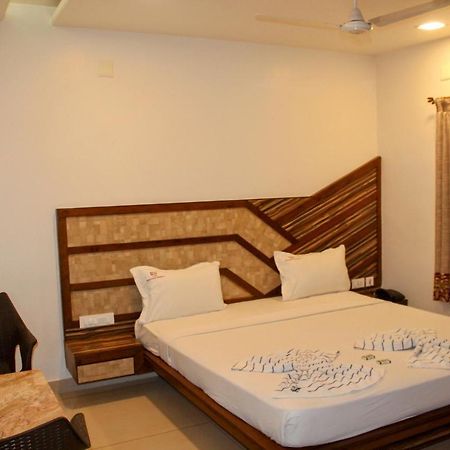 Annai In Saravana Bhavan Fine Stay And Restaurant Velanganni Εξωτερικό φωτογραφία