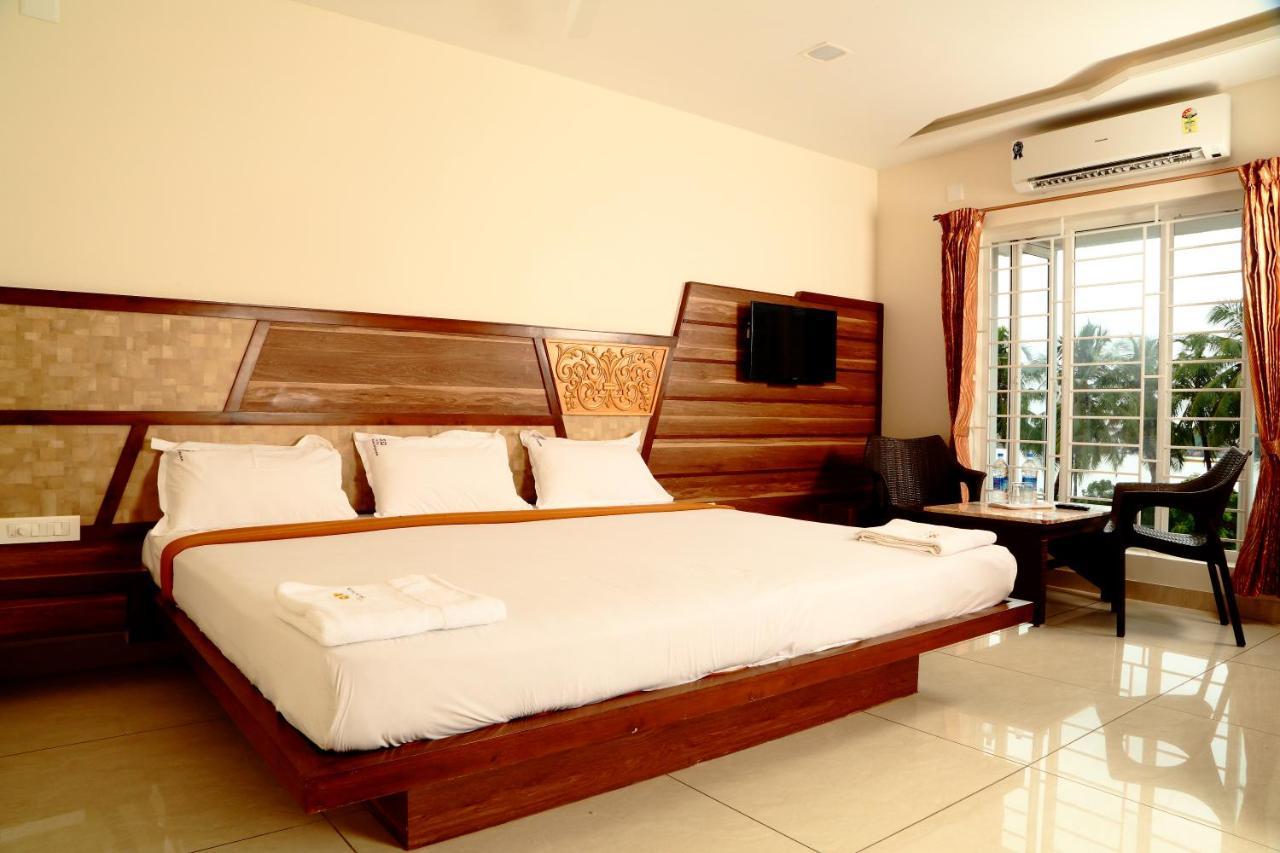 Annai In Saravana Bhavan Fine Stay And Restaurant Velanganni Εξωτερικό φωτογραφία