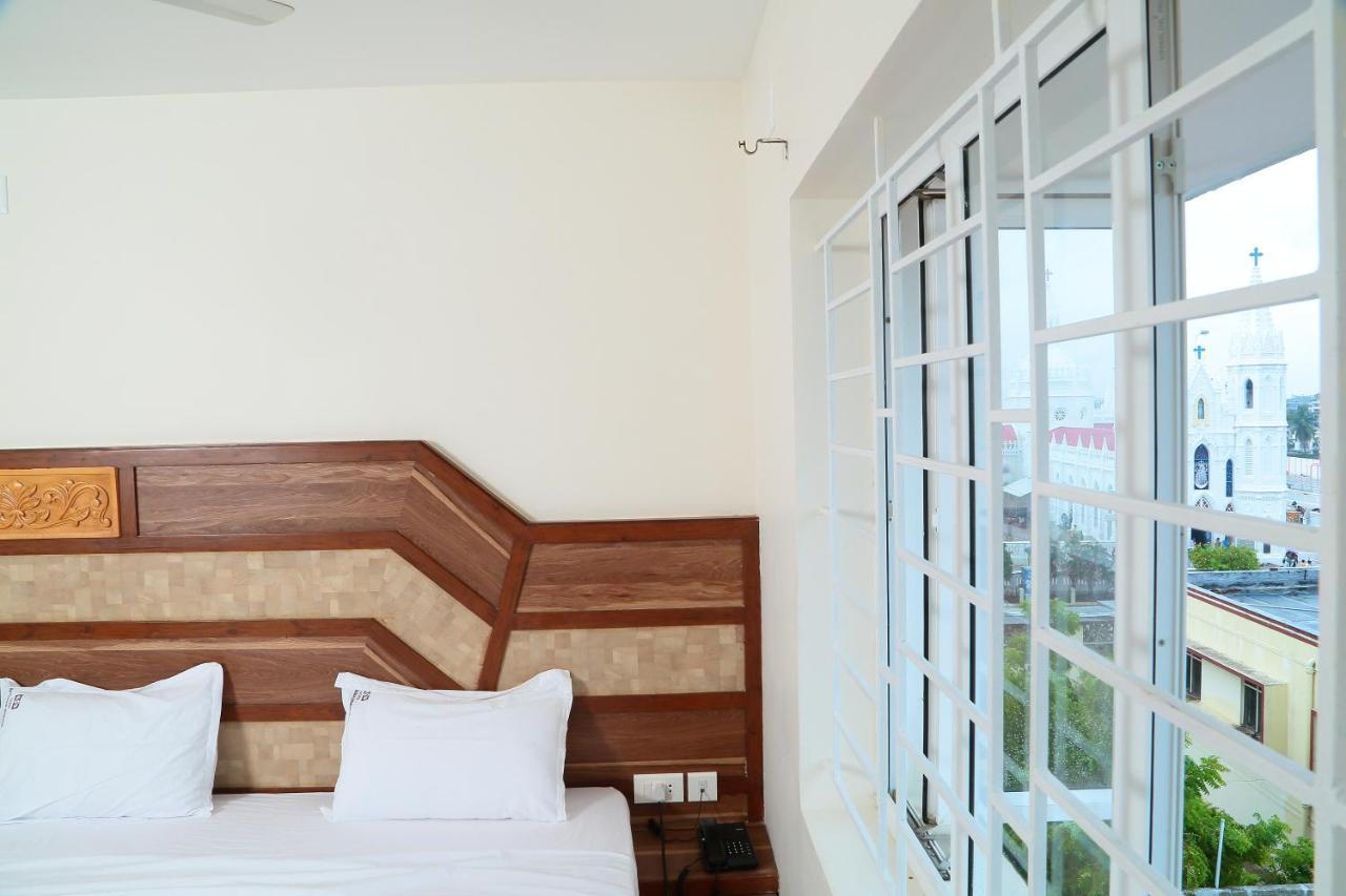 Annai In Saravana Bhavan Fine Stay And Restaurant Velanganni Εξωτερικό φωτογραφία