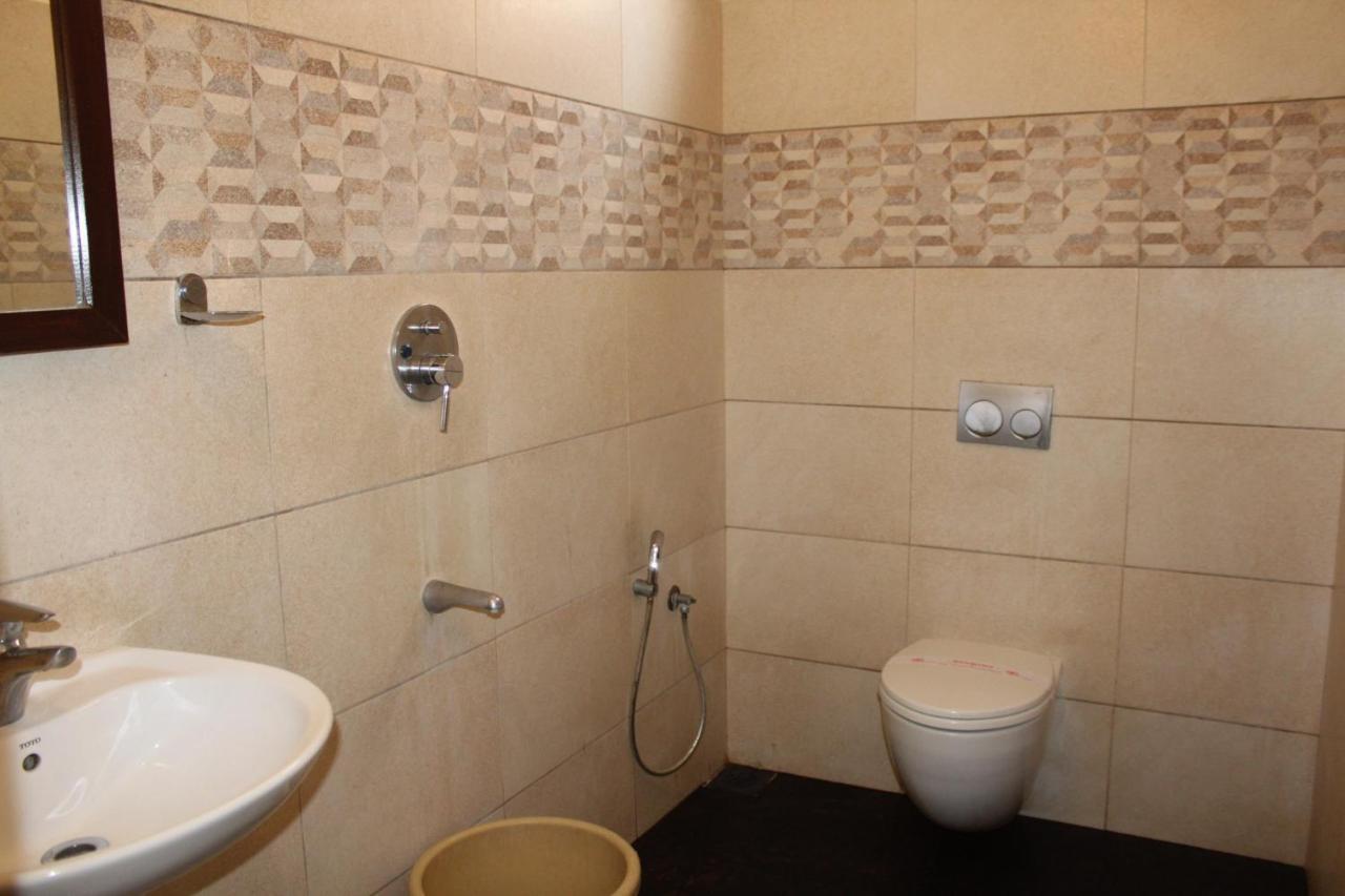 Annai In Saravana Bhavan Fine Stay And Restaurant Velanganni Εξωτερικό φωτογραφία