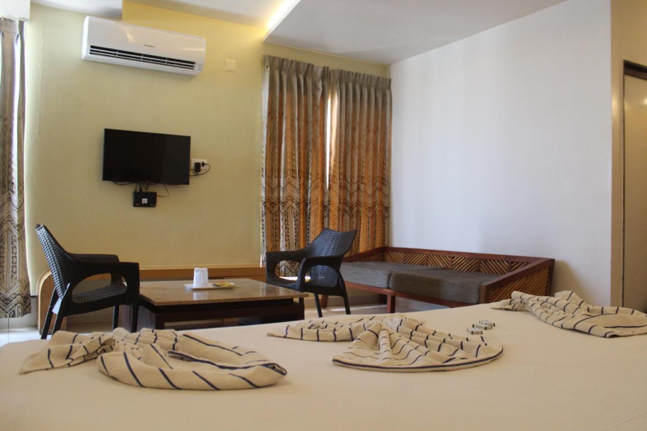 Annai In Saravana Bhavan Fine Stay And Restaurant Velanganni Εξωτερικό φωτογραφία