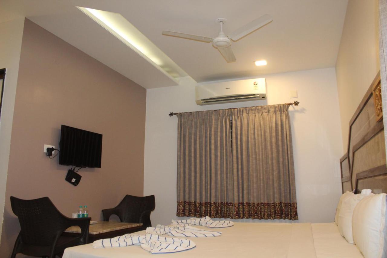 Annai In Saravana Bhavan Fine Stay And Restaurant Velanganni Εξωτερικό φωτογραφία