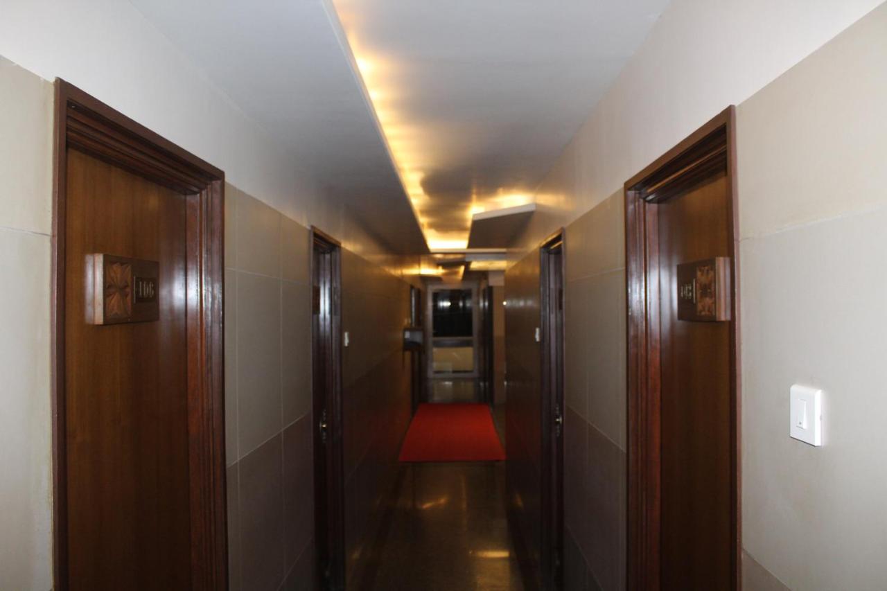 Annai In Saravana Bhavan Fine Stay And Restaurant Velanganni Εξωτερικό φωτογραφία