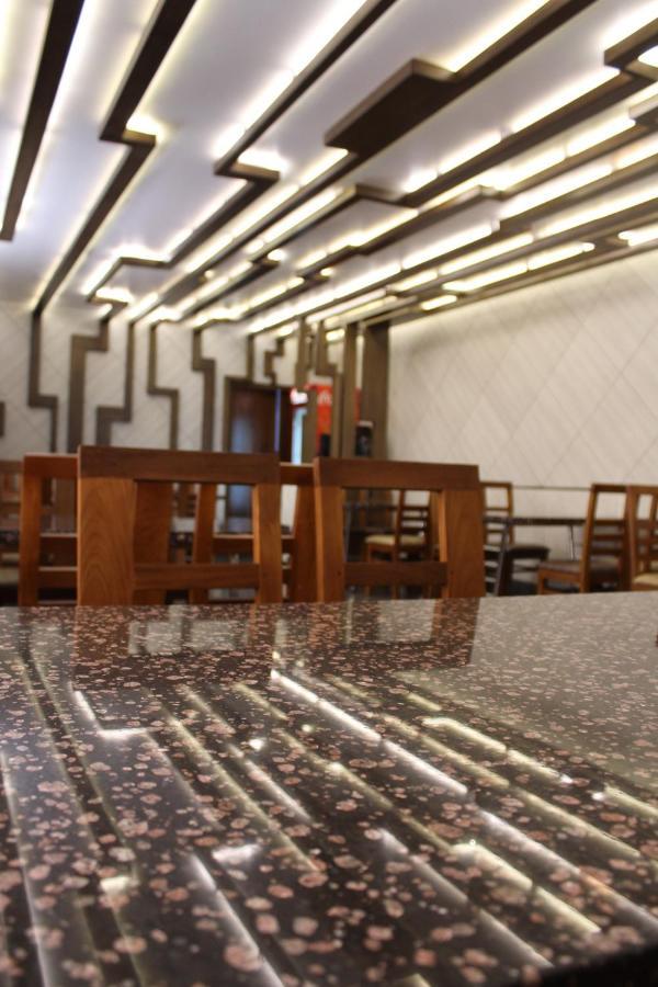 Annai In Saravana Bhavan Fine Stay And Restaurant Velanganni Εξωτερικό φωτογραφία