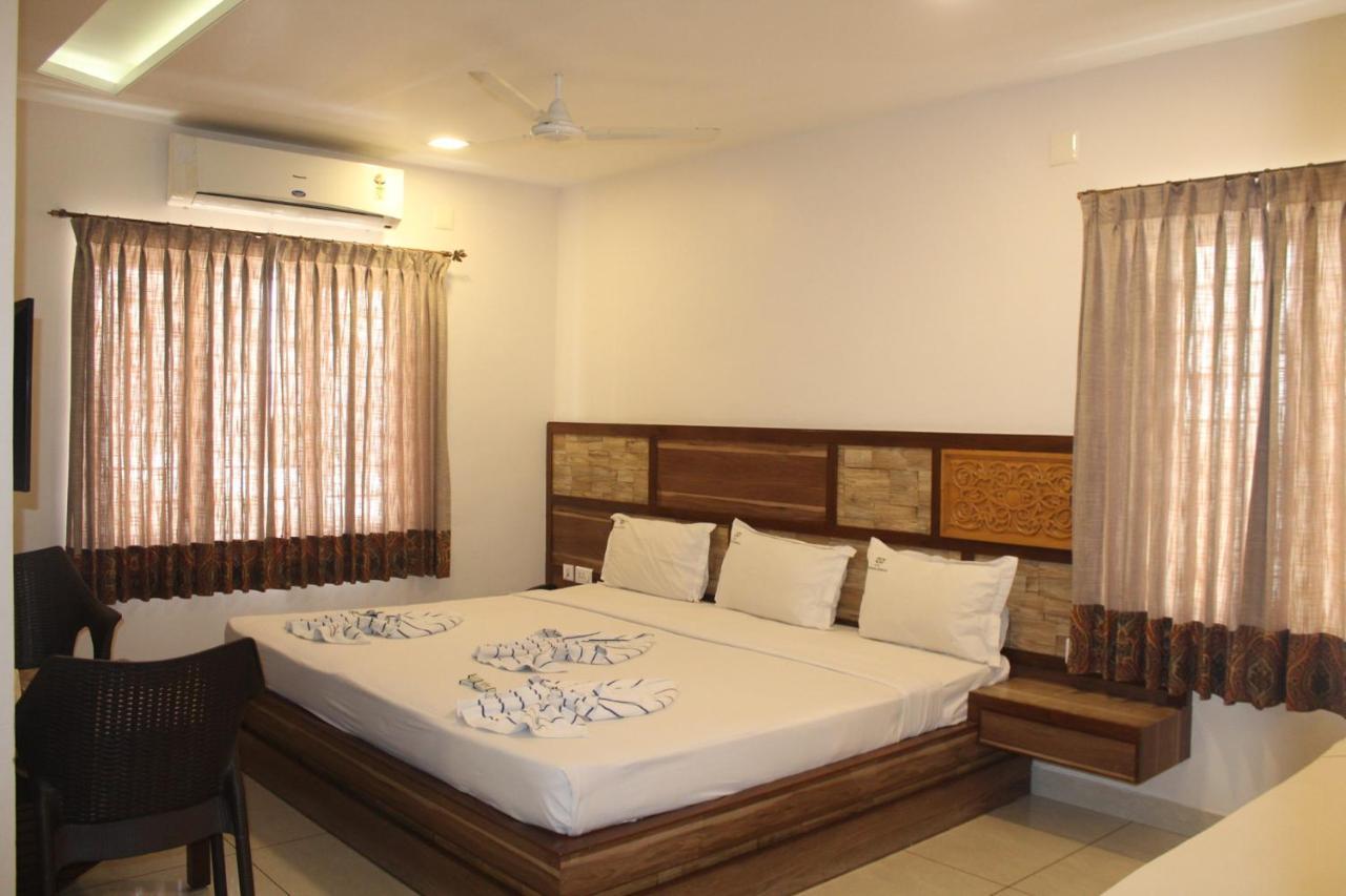 Annai In Saravana Bhavan Fine Stay And Restaurant Velanganni Εξωτερικό φωτογραφία