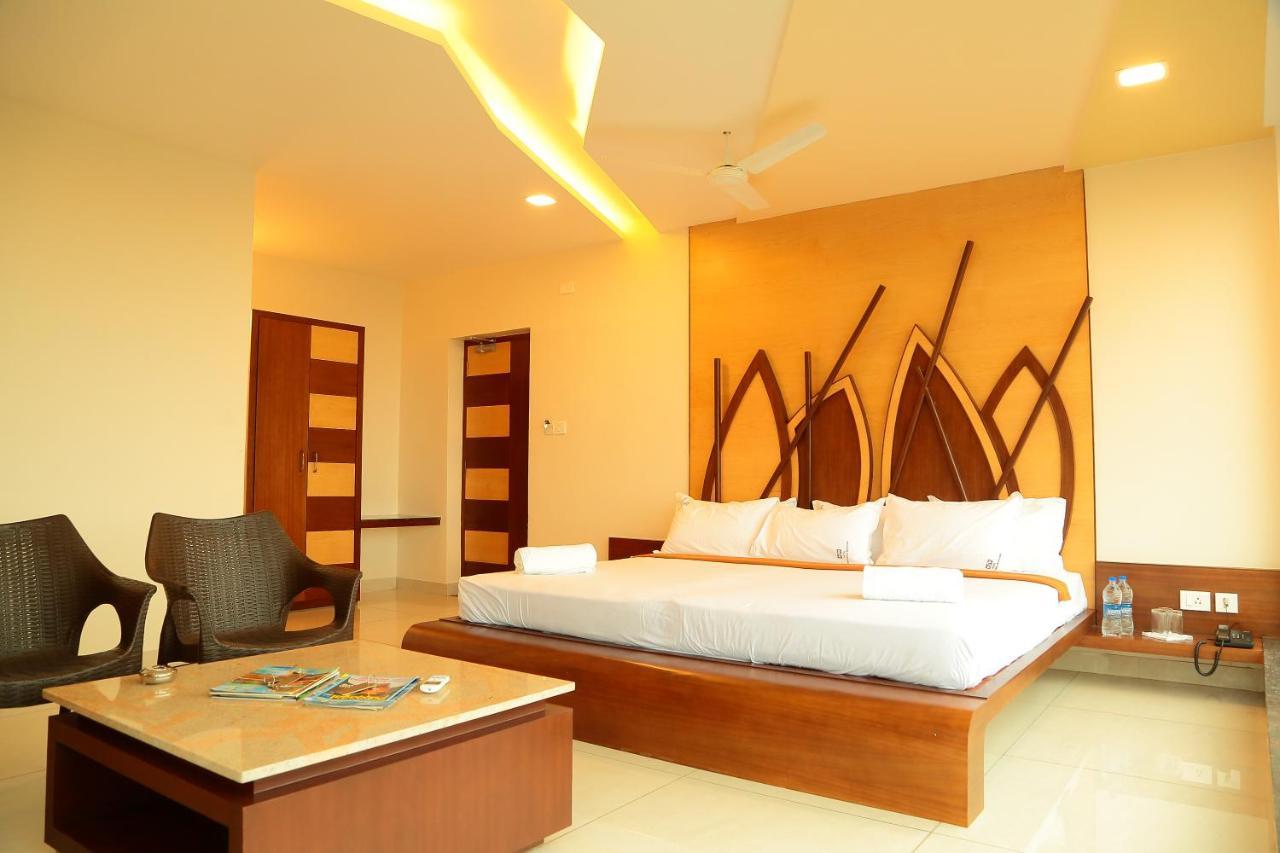 Annai In Saravana Bhavan Fine Stay And Restaurant Velanganni Εξωτερικό φωτογραφία