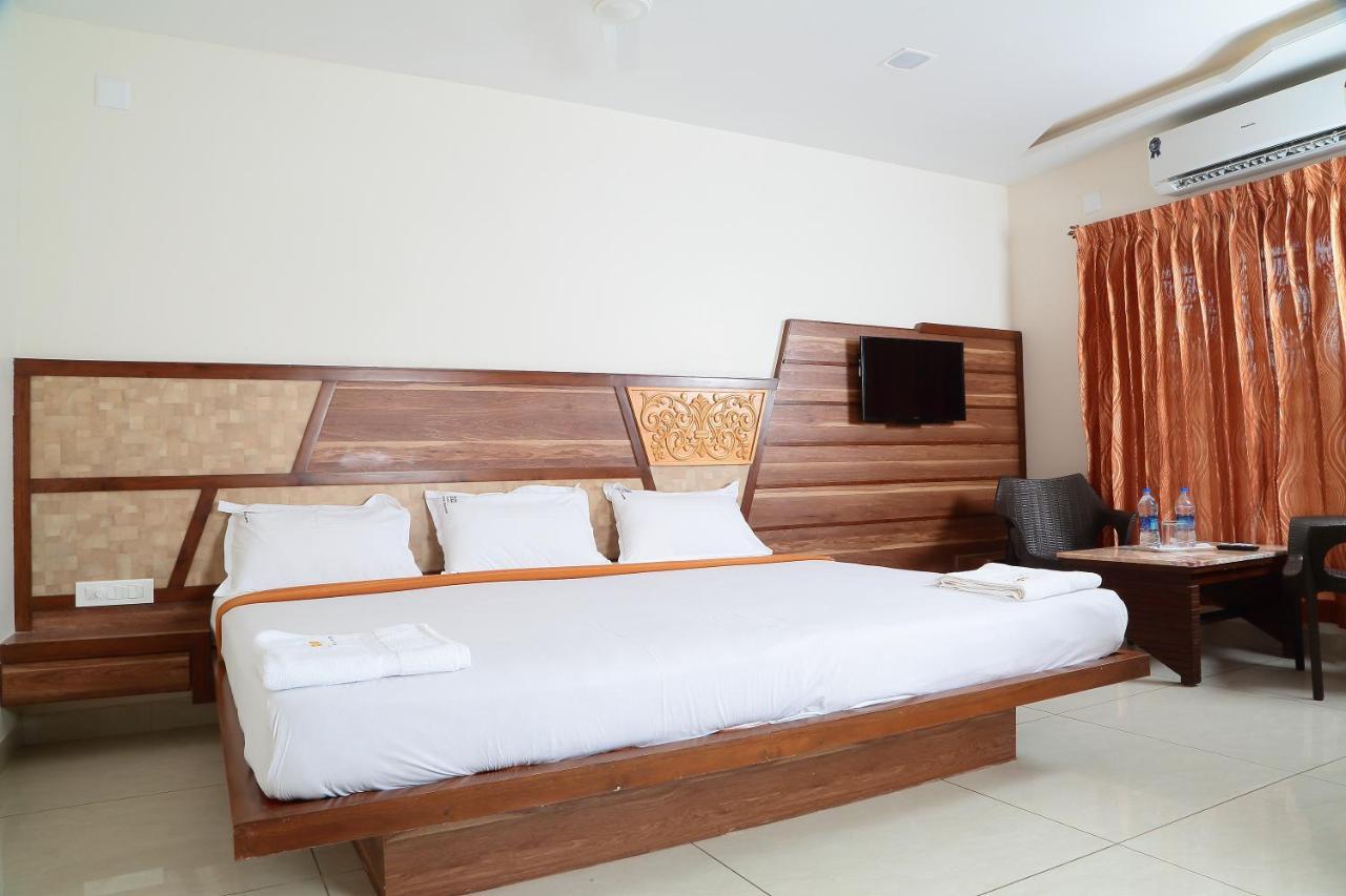 Annai In Saravana Bhavan Fine Stay And Restaurant Velanganni Εξωτερικό φωτογραφία