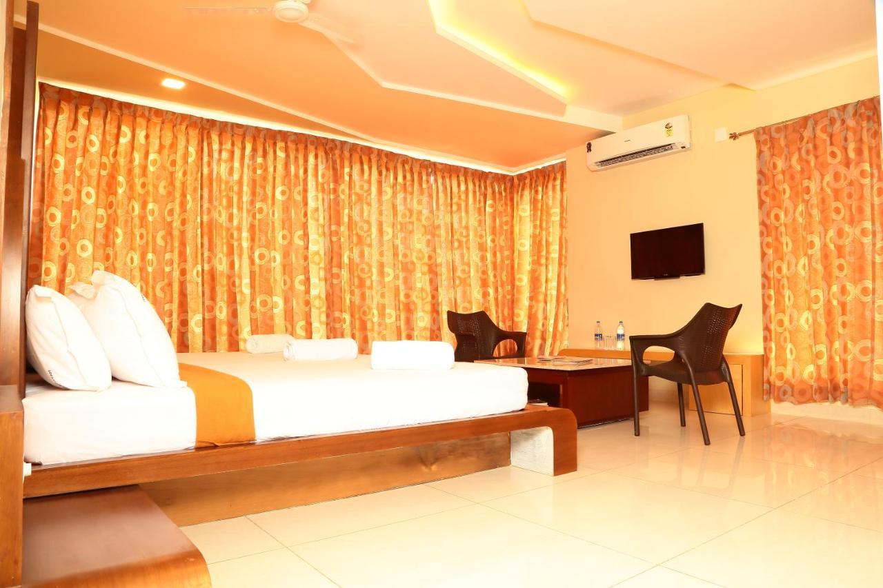 Annai In Saravana Bhavan Fine Stay And Restaurant Velanganni Εξωτερικό φωτογραφία